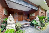 Men Bebas Homestay near Ubud Mitra RedDoorz Hotel dekat Platycerium / simbar tanduk rusa