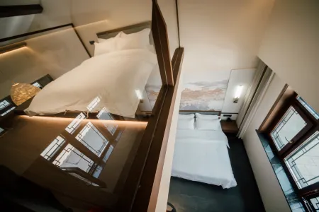 FengXiHeYuan Characteristic Hotel