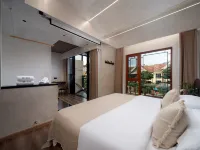 Hua Zhu · Stylist Art Accommodation