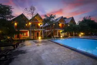 Elephas Resort & Spa - Pools