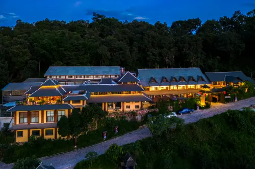 Gurong Chinese Inn (Jingmaishan) Hotels in Lancang