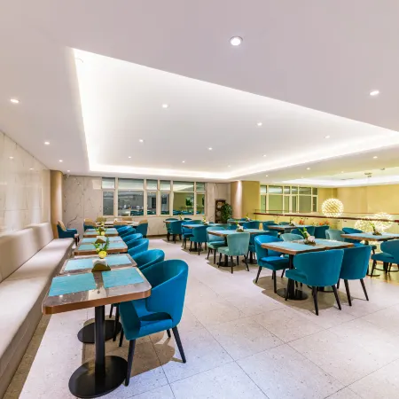 Lanou Hotel (Fuping Qianxilong Building Material Market)