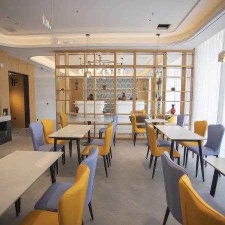 Country Inn & Suites by Radisson Hotel (Yishui Fuchunjiang Lu Road)