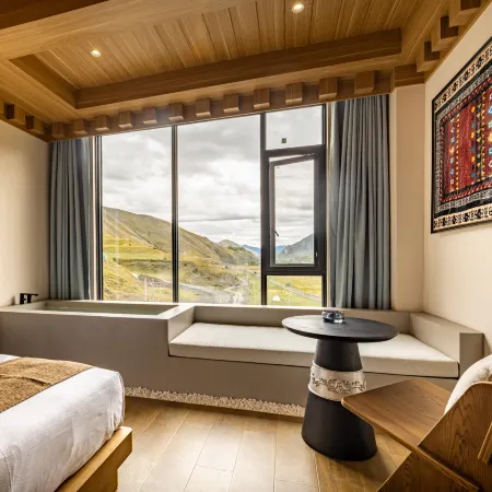 Ozz·nice5·Time Absolution Resort Hotel (Kangding Xinduqiao Branch)