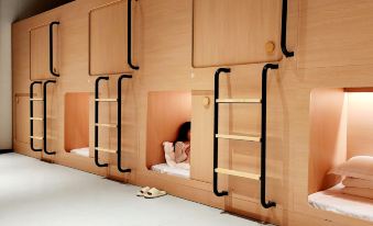 TATATA Youth Hostel