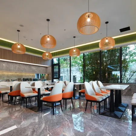 Meilin Holiday Hotel