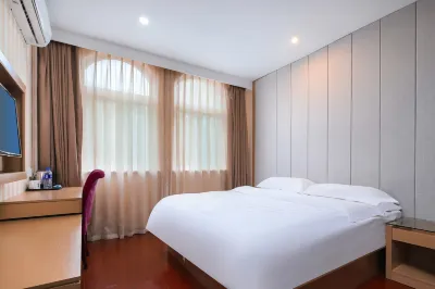 Super 8 Hotel (Shanghai Outlet Lushen Road) Hotels in Shanghai