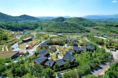 Guangshan Wooden House B&B Hotels in Guangshan