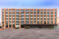 Orange Hotel (Pingdingshan Lingyun Road Bailuzhou Park Branch) Hotel dekat Pingdingshan Radio & TV University