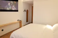 Lihua Hotel (Changxing South Station)