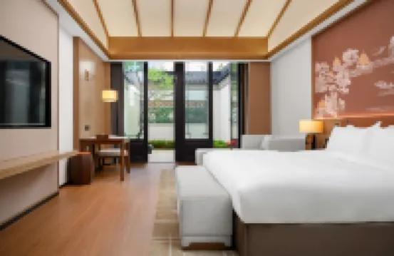 Huanghai Hotel（No.2 Bathing Beach Fisherman's Wharf Scenic Area Hotel） Hotels near Yantai Haichang Whale Shark Ocean Park