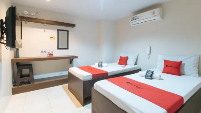 RedDoorz @ Bridgeway Hotel Tuguegarao City