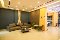 Rujia Huayi Select Hotel (Wuhai Dongzhan)