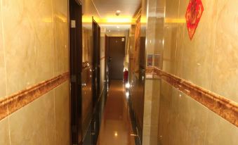 Wang Kei Hotel(Mong Kok MTR Exit D2)
