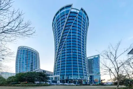 LanOuShangPin Hotel (Shangqiu Yongcheng City Star) Отели рядом с достопримечательностью «Riyuehu Scenic Area»