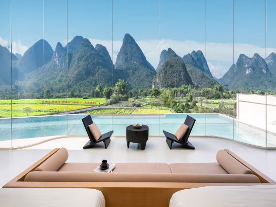 Shuidaotian Resort (Yangshuo Ten-Mile Gallery Yulong River)