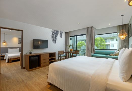 4. 아웃리거 카오락..