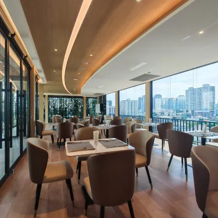 Wanda Jin Residence The Ease Sierra Bangkok Отели рядом с достопримечательностью «Станция метро Huai Khwang»
