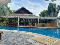 The Forest Hill  Cafe & Homestay - Pools