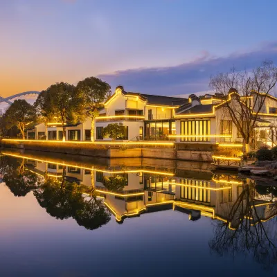 UrCove by Hyatt Shanghai Dishui Lake Lin-gang Shuyuan Village Hotels near Shanghai Haichang Ocean Park