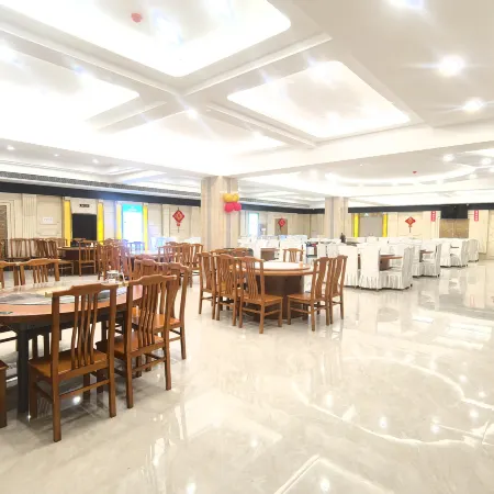 Dianjiang County Goliya Hotel