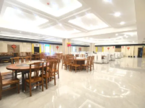 Dianjiang County Goliya Hotel
