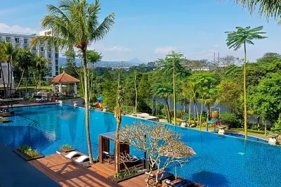Mason Pine Hotel Bandung Hotel in zona SMK Karya Pembangunan Padalarang