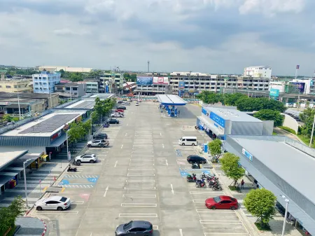 Asawann Hotel Suvarnabhumi Отели рядом с достопримечательностью «KMITL Stadium»
