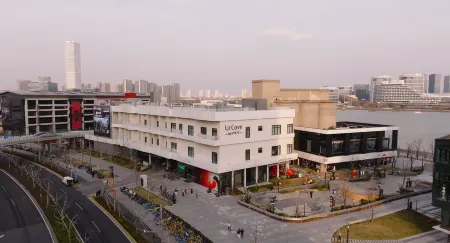 Urcove by HYATT Shanghai Xuhui West Riverside Отели рядом с достопримечательностью «Shanghai Harbor Longwu Harbor Company Wharf»