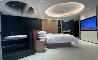 Longlin Chengfei Boyue Hotel