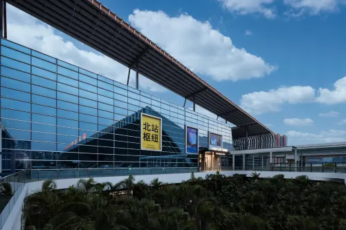 Shenzhen North Station Subway Station Light Residence Hotel