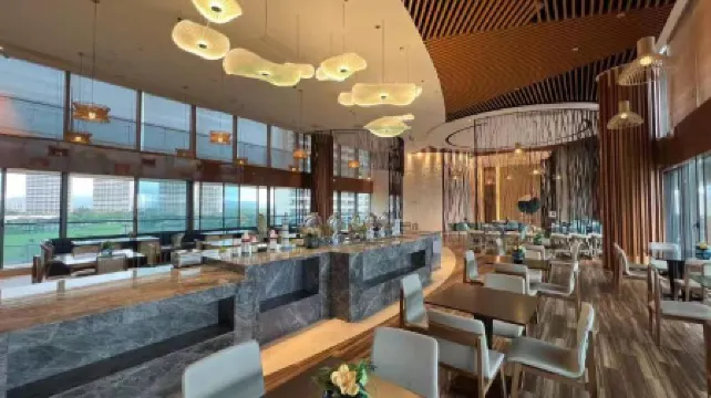 Poly N+ Hotel Hailing Island