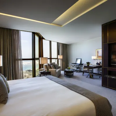 Bab Al Qasr Residence Отели рядом с достопримечательностью «Двор Bateen Dhow»