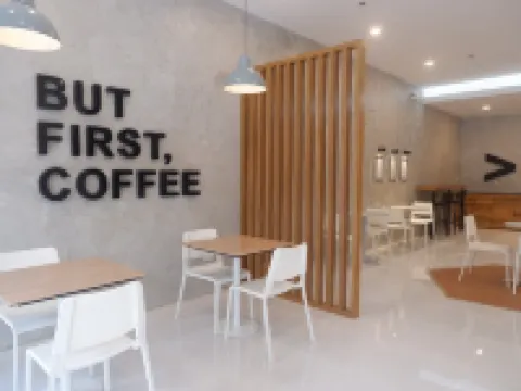 โรงแรมฮอปอินน์ อาเซียนาซิตี้ มะนิลา โรงแรมในปารานาคิว