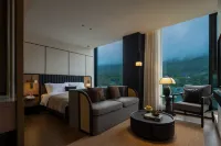 Dongjiang Lake Guishu • HolidayVilla