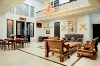 Hotel O Stasiun Cirebon Kejaksan Near Alun Alun Cirebon Formerly Family Homestay - Bintang 2
