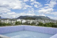 Vanity Cloud Hotel - مسبح على السطح