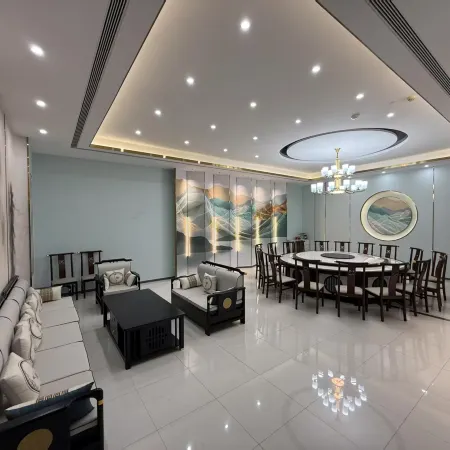Lingyuan Linggang Hotel