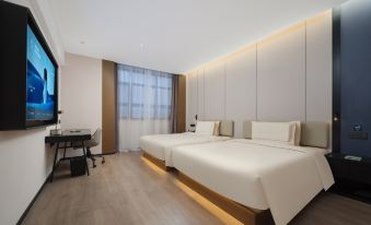 Xuchang Fat Donglai Times Square Cao Wei Ancient City Atour Hotel