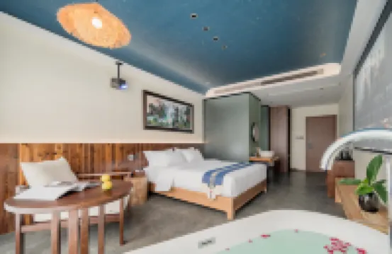 Plum-Spring  Elegant  Lodge