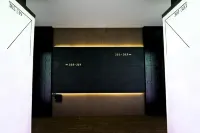 如雲設計師飯店（烏蘭浩特火車站五一廣場店） - 2 星級