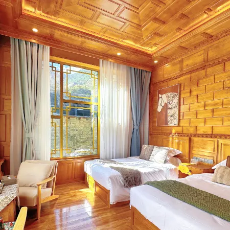 Cuoai Shanye Homestay (Daocheng Yading Scenic Area)