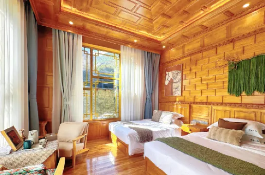 措愛山野民宿（稻城亞丁景區店）