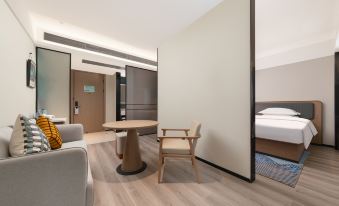 Echarm Hotel (Wenfeng Tower Store on Shenong Avenue, Suizhou)
