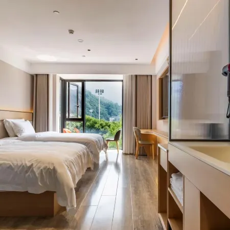 Yunfeng Hotel