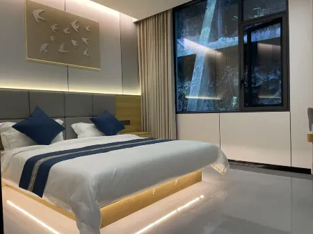 Zhuying Mountain Lodge Отели рядом с достопримечательностью «Chishui Danxia Tourist Area Buddha Light Rock»