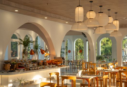 더 업 호텔 모던한 객실