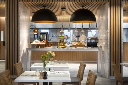 Holiday Inn Melbourne Bourke Street Mall by IHG