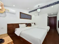 LotsRainInn.MountainDweIIing...XijiangQianhuMiaoViIIageMuseumBranch Hotels in Leishan