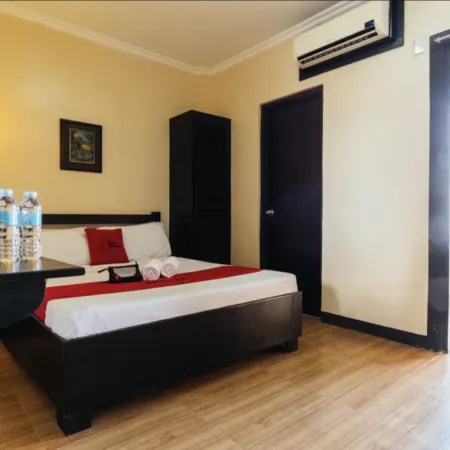 RedDoorz Plus @ The Ridge Tagaytay
